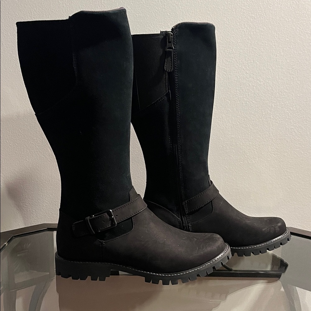 New without Tag size 7.5 Eddie Bauer Magnolia Boots Leather
